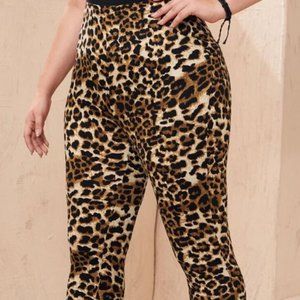 NEVER WORN - PLUS SIZE 3XL (18) - Plus Cheetah Print Leggings